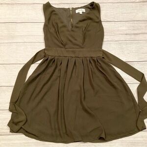 Juniors Emerald Sundae dress Size 3 Army Green EUC